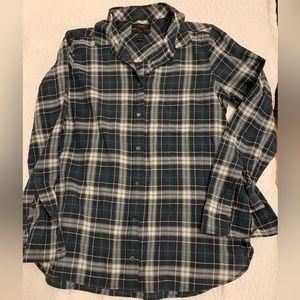 J‎ Crew women long sleeve botton down shirt